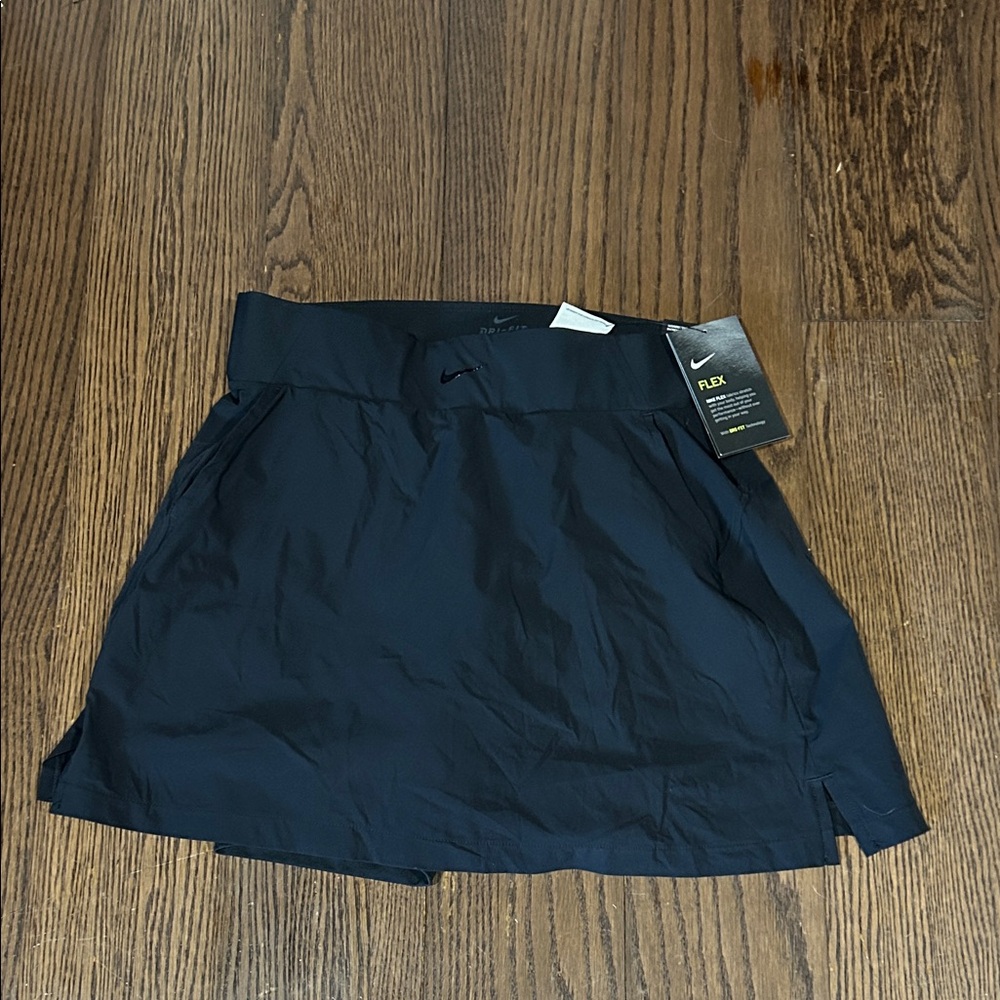 NWT Nike black bliss luxe high rise training skirt short inside sz M